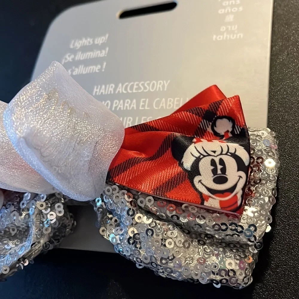 NWT Disney Minnie Mouse light up hair clip /bow